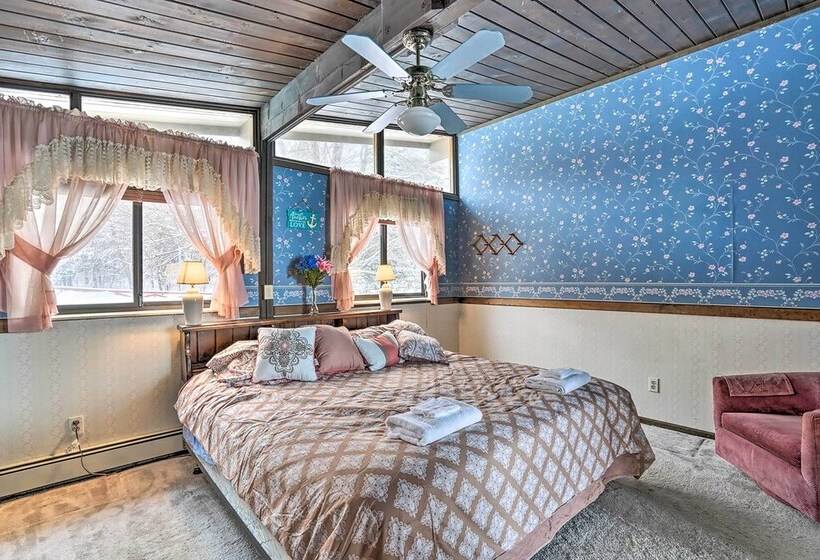 Crooked Lake Cottage W/ Views & Furnished Deck