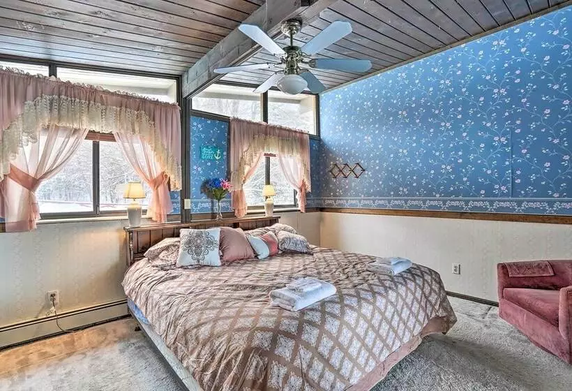 Crooked Lake Cottage W/ Views & Furnished Deck