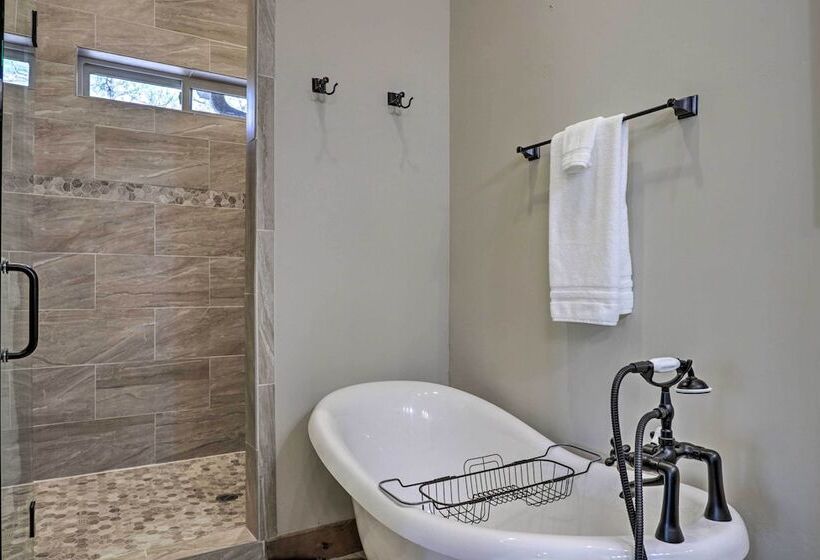 Stylish Show Low House W/ Expansive Deck!