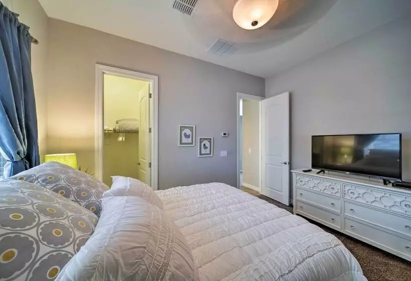 Surprise Home W/ Pool, Hot Tub, & Putting Green