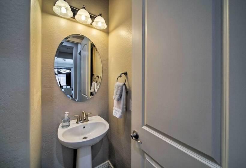 Surprise Home W/ Pool, Hot Tub, & Putting Green