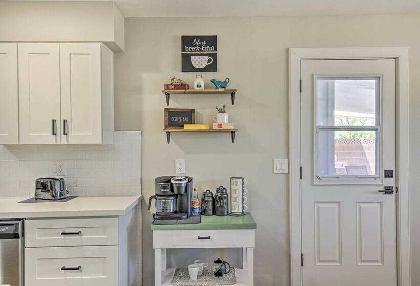Tempe Retreat W/ Spacious Yard ~ 1 Mi To Asu!