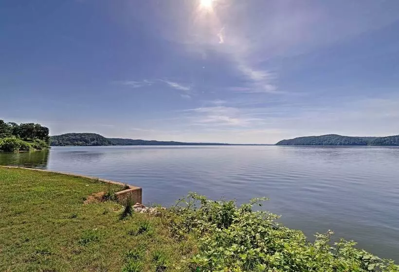 Waterloo Home With Fire Pit   1/2 Mi To Boat Ramp!