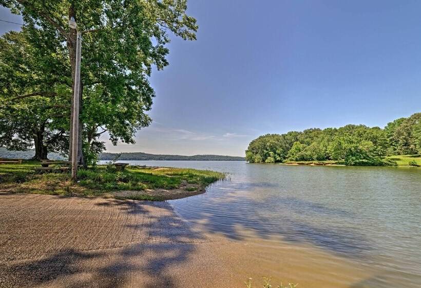 Waterloo Home With Fire Pit 1/2 Mi To Boat Ramp!