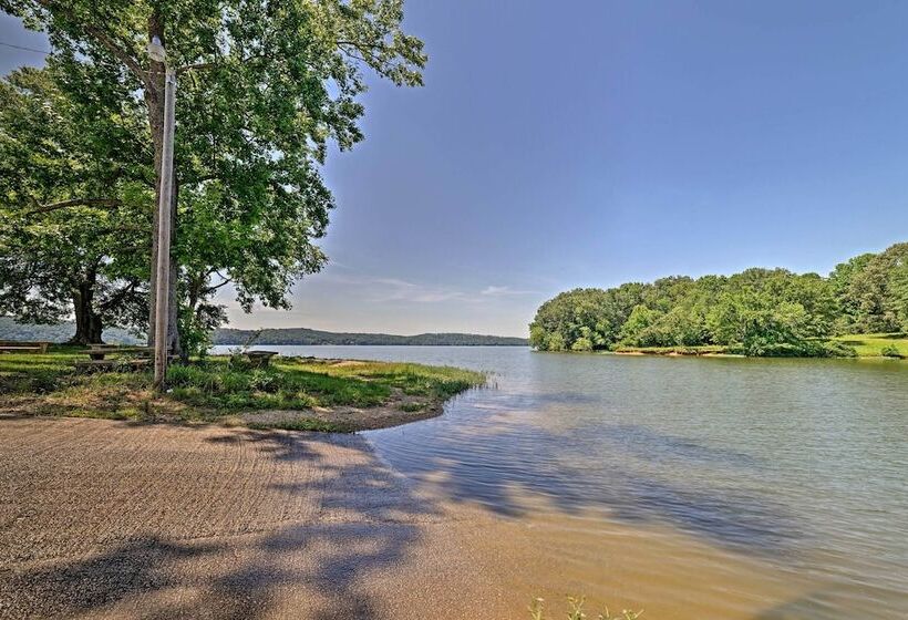 Waterloo Home With Fire Pit 1/2 Mi To Boat Ramp!