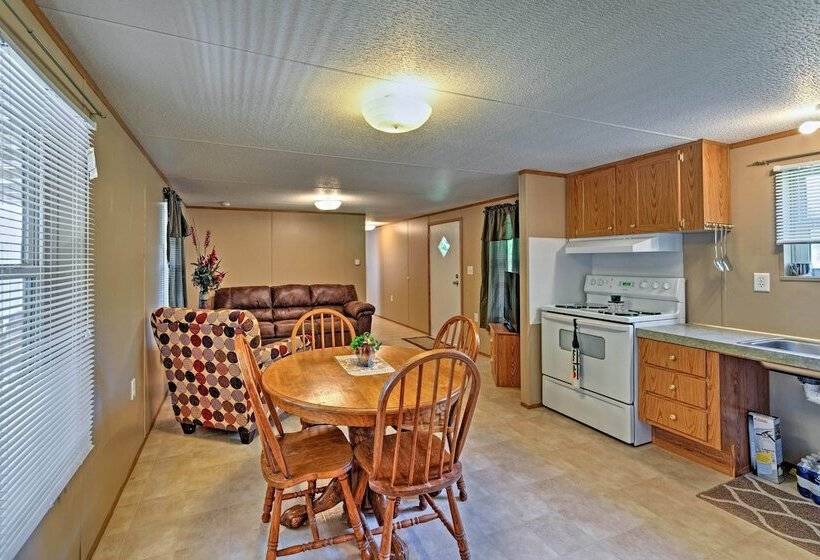 Waterloo Home With Fire Pit 1/2 Mi To Boat Ramp!