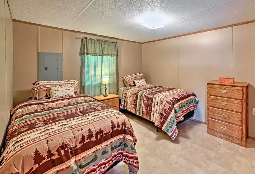 Waterloo Home With Fire Pit   1/2 Mi To Boat Ramp!