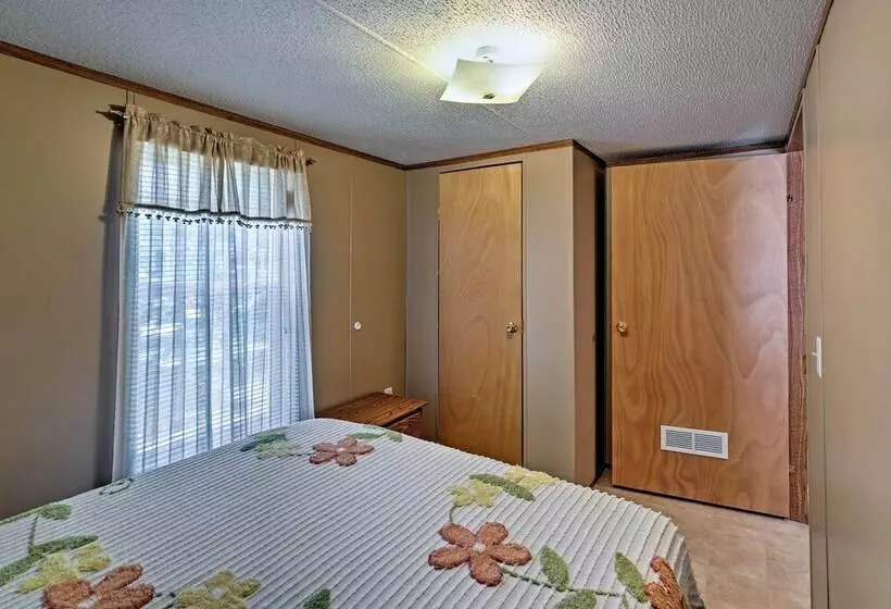 Waterloo Home With Fire Pit   1/2 Mi To Boat Ramp!