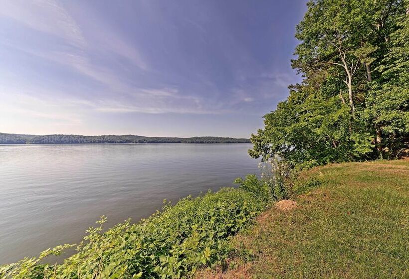 Waterloo Home With Fire Pit 1/2 Mi To Boat Ramp!