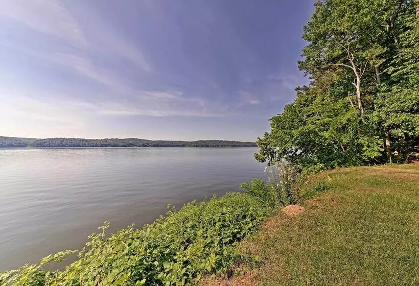 Waterloo Home With Fire Pit   1/2 Mi To Boat Ramp!