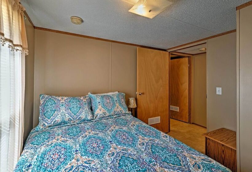 Waterloo Home With Fire Pit 1/2 Mi To Boat Ramp!