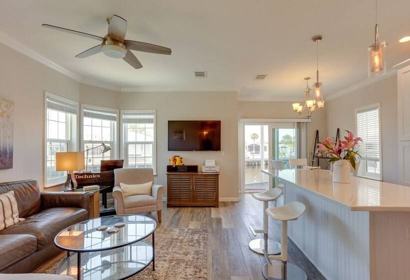 Waterside Jensen Beach Home W/ Marina Access!