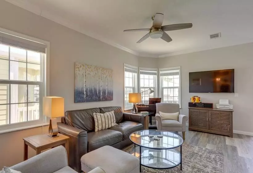 Waterside Jensen Beach Home W/ Marina Access!