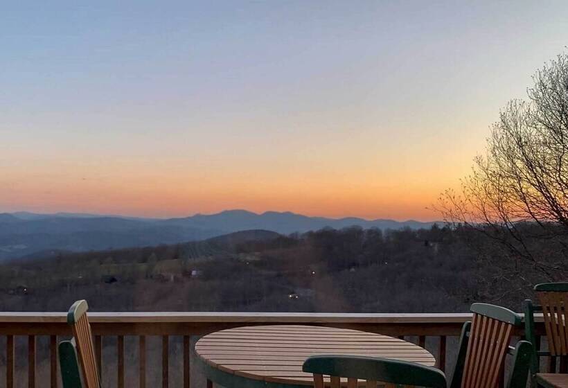 Beech Mountain Cabin W/ Million Dollar Views!