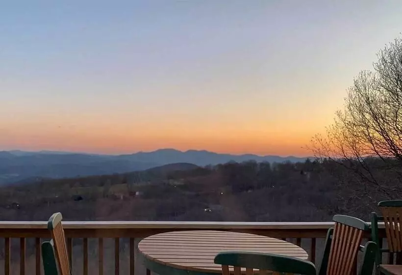 Beech Mountain Cabin W/ Million Dollar Views!