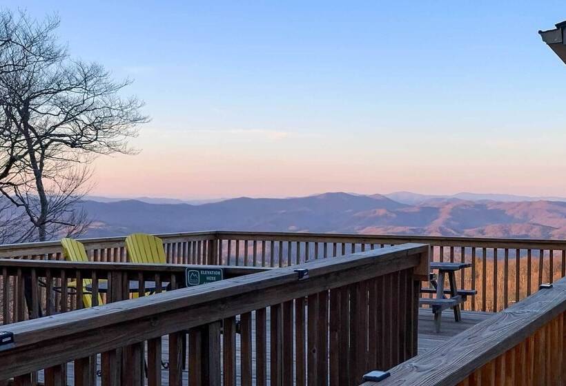 Beech Mountain Cabin W/ Million Dollar Views!