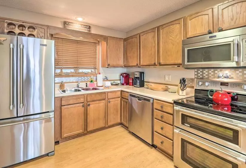 Beech Mountain Cabin W/ Million Dollar Views!