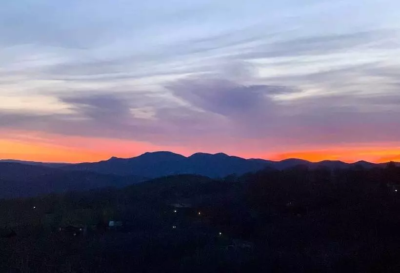Beech Mountain Cabin W/ Million Dollar Views!