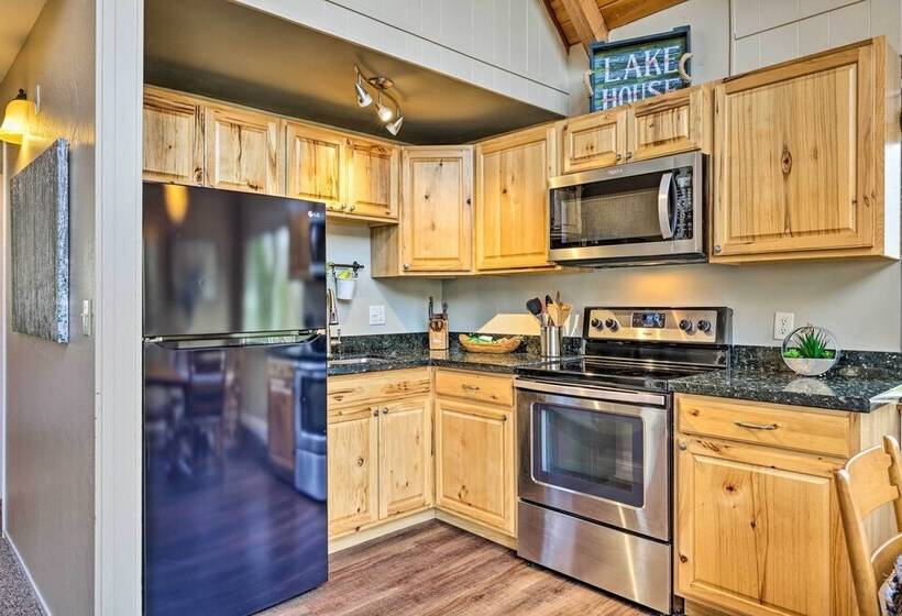 California Cabin W/ Lake Access: 28 Mi To Yosemite