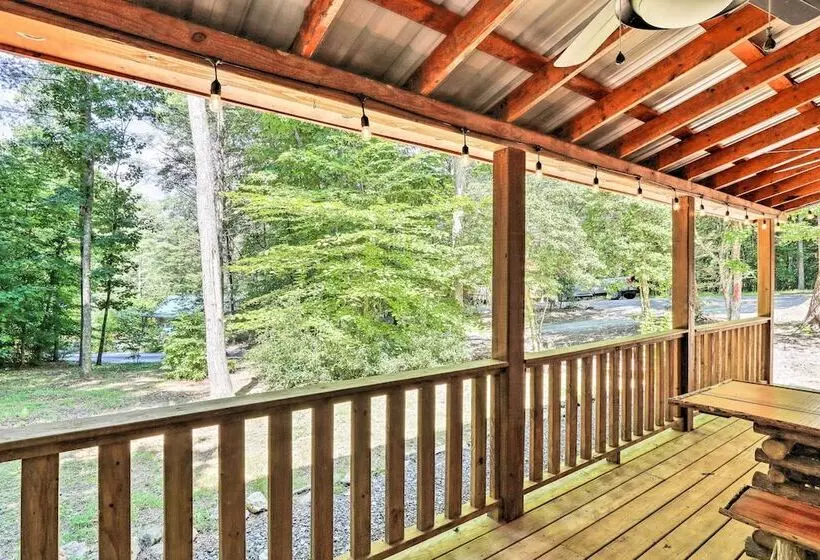 Charming Murphy Cabin W/ Porch   Near Hiking!