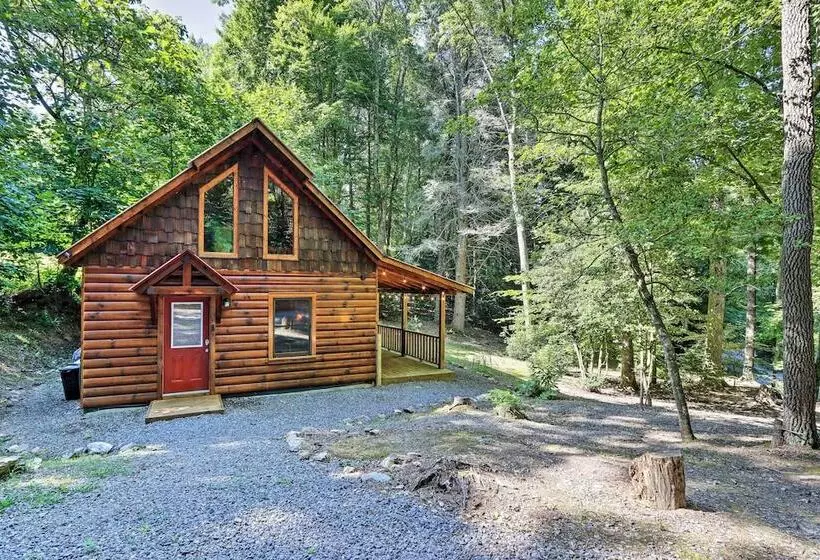 Charming Murphy Cabin W/ Porch   Near Hiking!