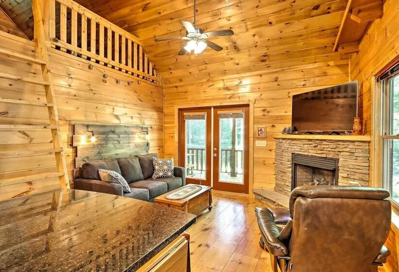 Charming Murphy Cabin W/ Porch   Near Hiking!