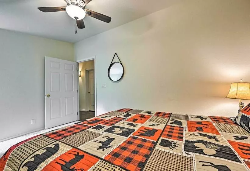 Creekside Payson Cabin W/ Deck   Near Hiking!