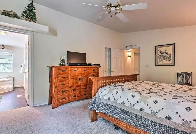 Creekside Payson Cabin W/ Deck   Near Hiking!