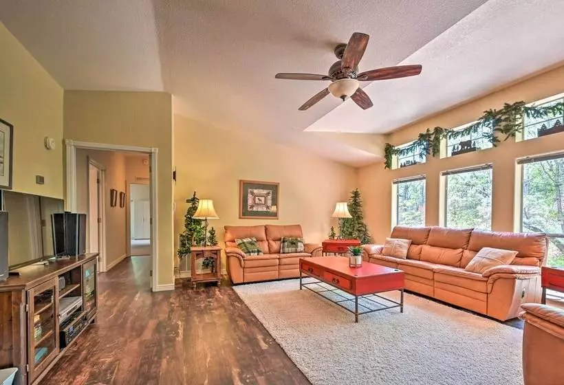 Creekside Payson Cabin W/ Deck   Near Hiking!