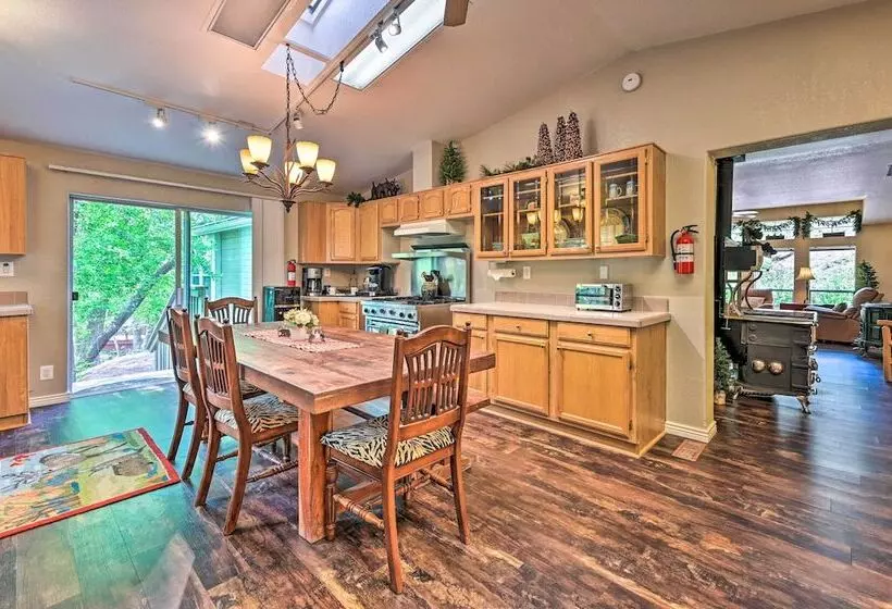 Creekside Payson Cabin W/ Deck   Near Hiking!