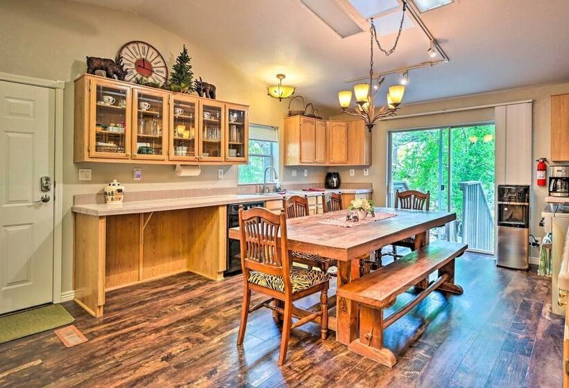 Creekside Payson Cabin W/ Deck   Near Hiking!