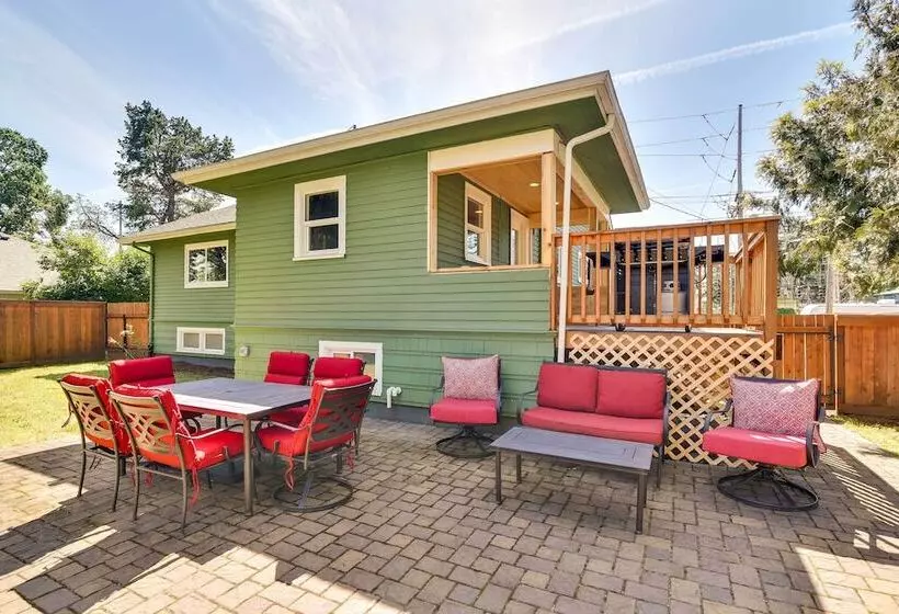 Charming Portland Home, Walk To Light Rail!