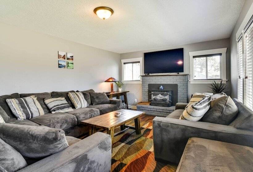 Charming Portland Home, Walk To Light Rail!