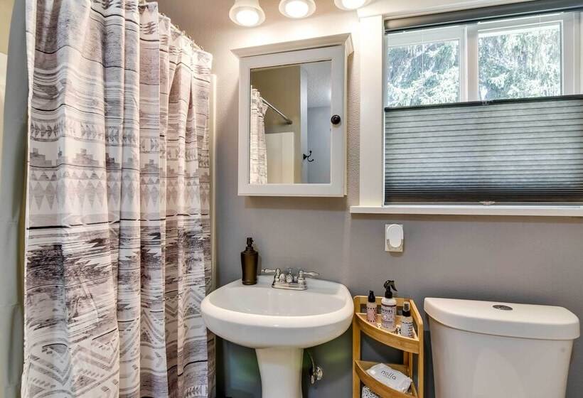 Charming Portland Home, Walk To Light Rail!