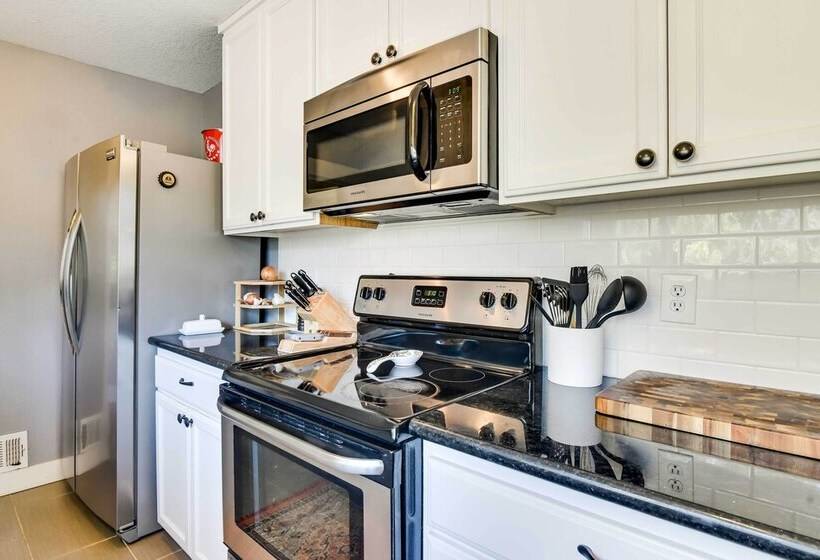 Charming Portland Home, Walk To Light Rail!