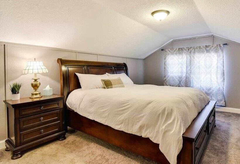 Charming Portland Home, Walk To Light Rail!