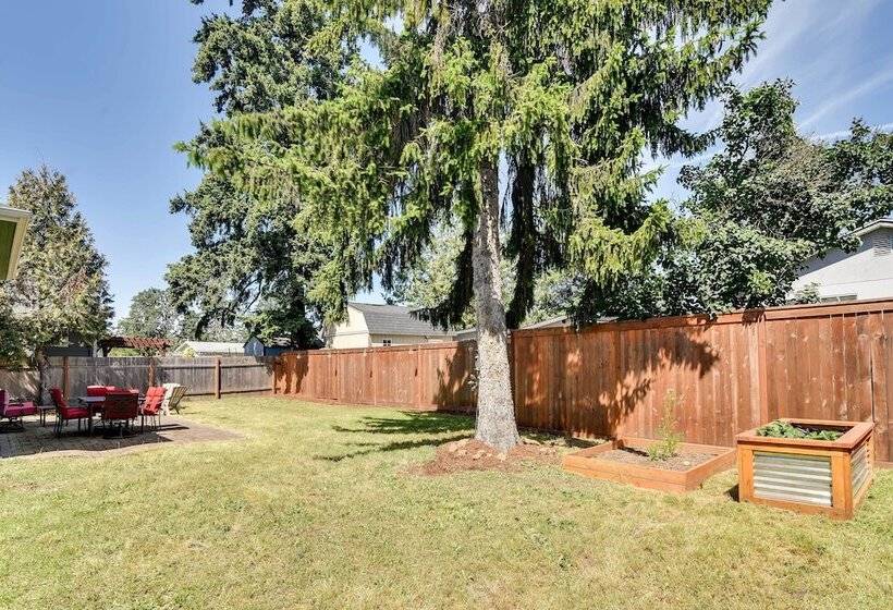 Charming Portland Home, Walk To Light Rail!
