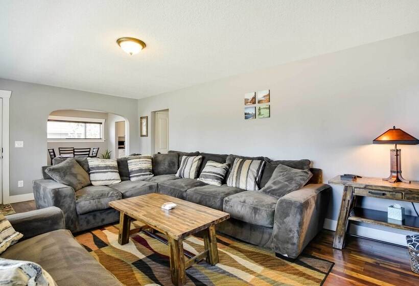 Charming Portland Home, Walk To Light Rail!