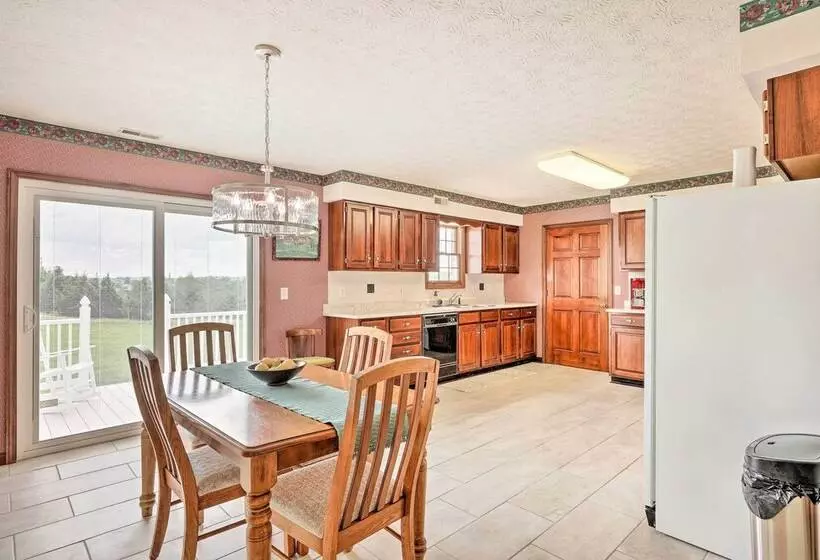 Charming Williamstown Retreat W/ Private Yard