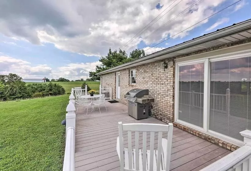 Charming Williamstown Retreat W/ Private Yard