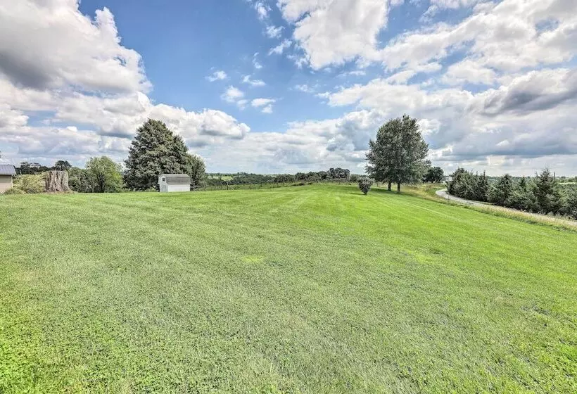 Charming Williamstown Retreat W/ Private Yard