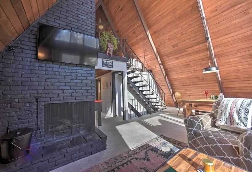 Cozy A Frame Cabin W/ Pool Table: 8 Mi To Mt Snow!