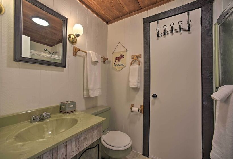 Cozy A Frame Cabin W/ Pool Table: 8 Mi To Mt Snow!