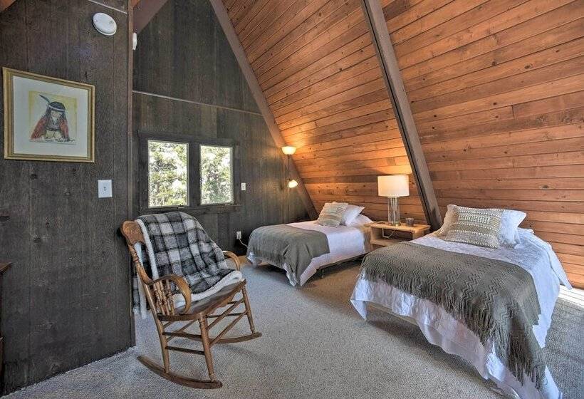 Cozy A Frame Cabin W/ Pool Table: 8 Mi To Mt Snow!