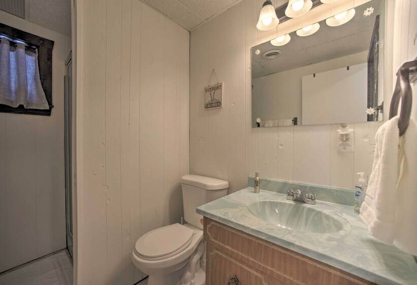 Cozy A Frame Cabin W/ Pool Table: 8 Mi To Mt Snow!