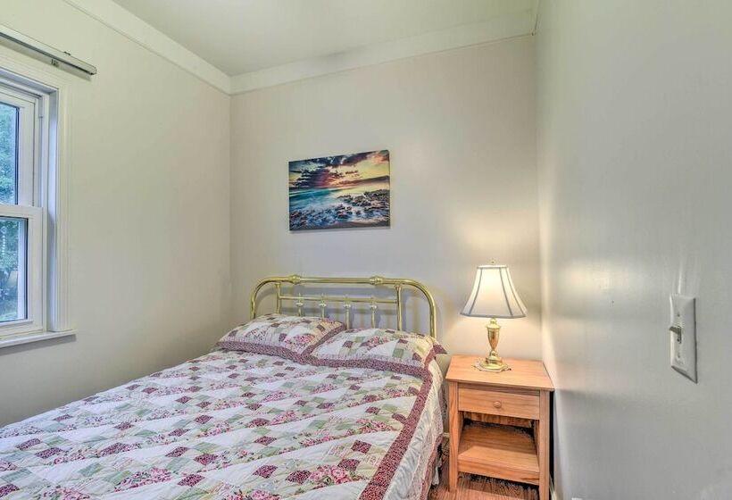 Cozy Family Cottage Near Village Of Lexington