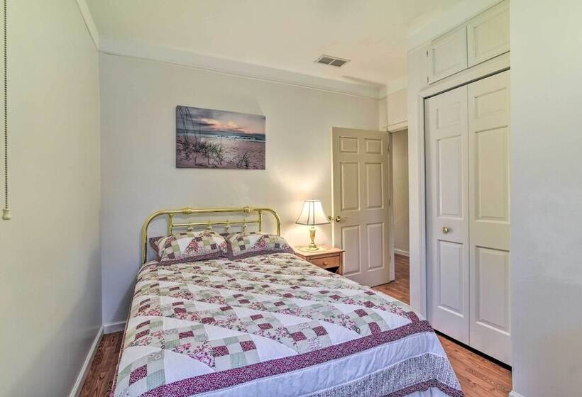 Cozy Family Cottage Near Village Of Lexington