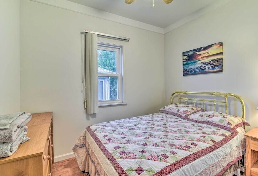 Cozy Family Cottage Near Village Of Lexington