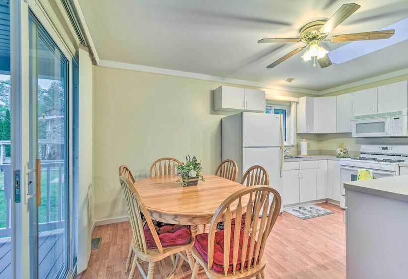 Cozy Family Cottage Near Village Of Lexington