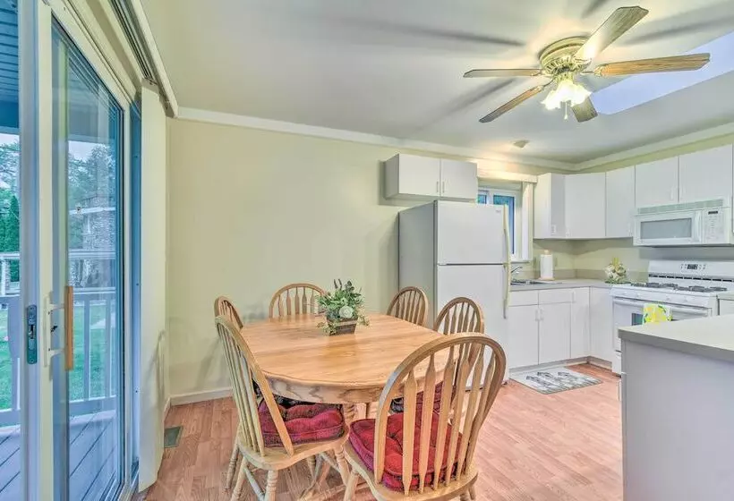 Cozy Family Cottage Near Village Of Lexington